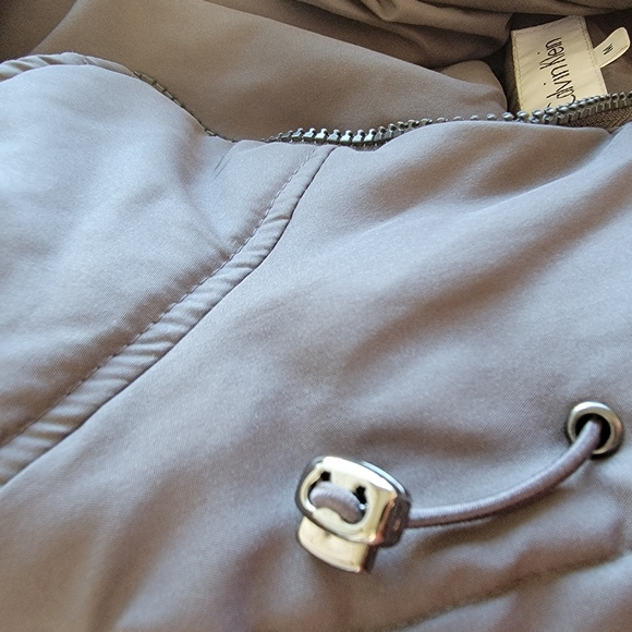 Calvin Klein Women's  grayQuilted Down Jacket Size Medium - Picture 5 of 13